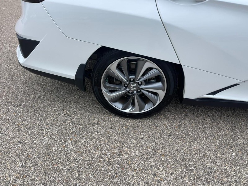 Honda Clarity Plug-In Hybrid Vehicle Image 09