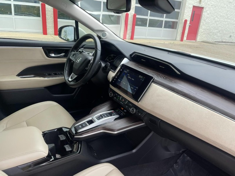 Honda Clarity Plug-In Hybrid Vehicle Image 10