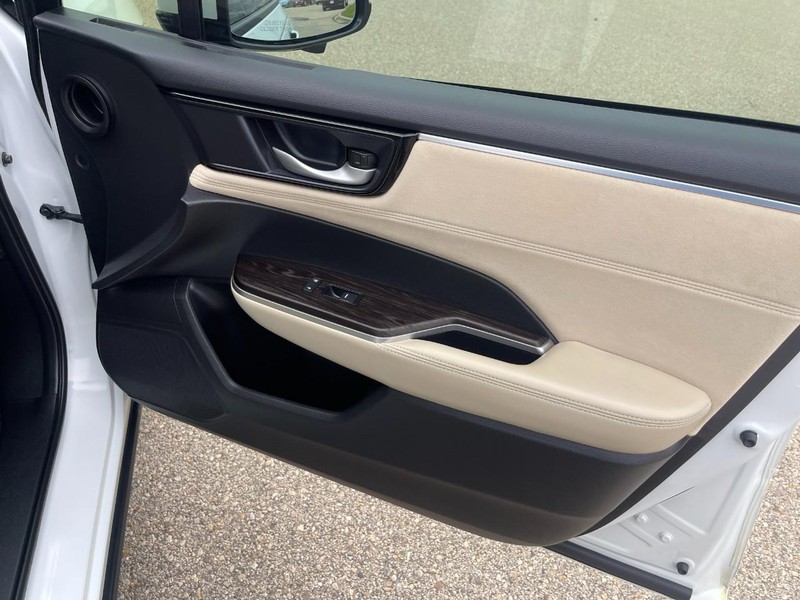Honda Clarity Plug-In Hybrid Vehicle Image 13