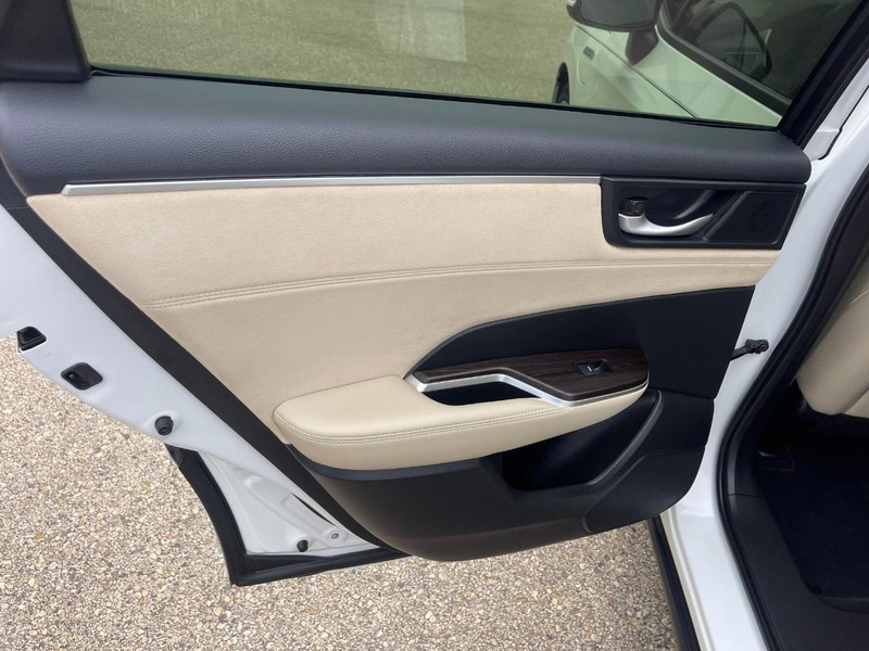 Honda Clarity Plug-In Hybrid Vehicle Image 19