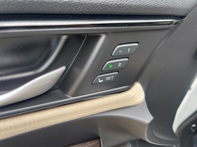 Honda Clarity Plug-In Hybrid Vehicle Image 23