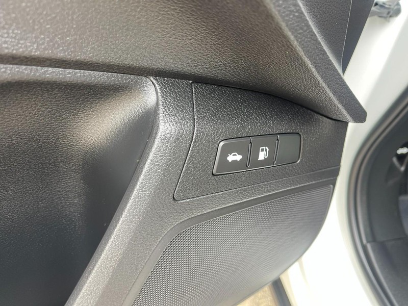 Honda Clarity Plug-In Hybrid Vehicle Image 24