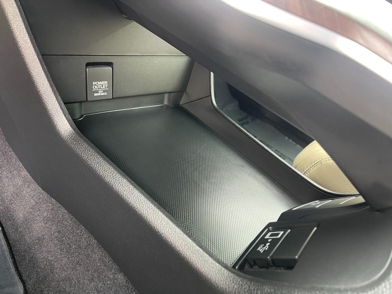 Honda Clarity Plug-In Hybrid Vehicle Image 31