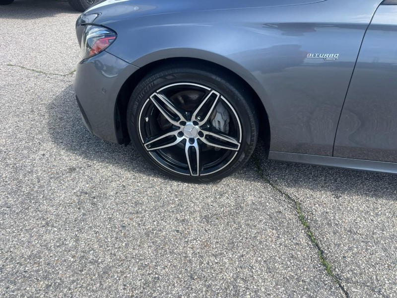 Mercedes-Benz E-Class Vehicle Image 06