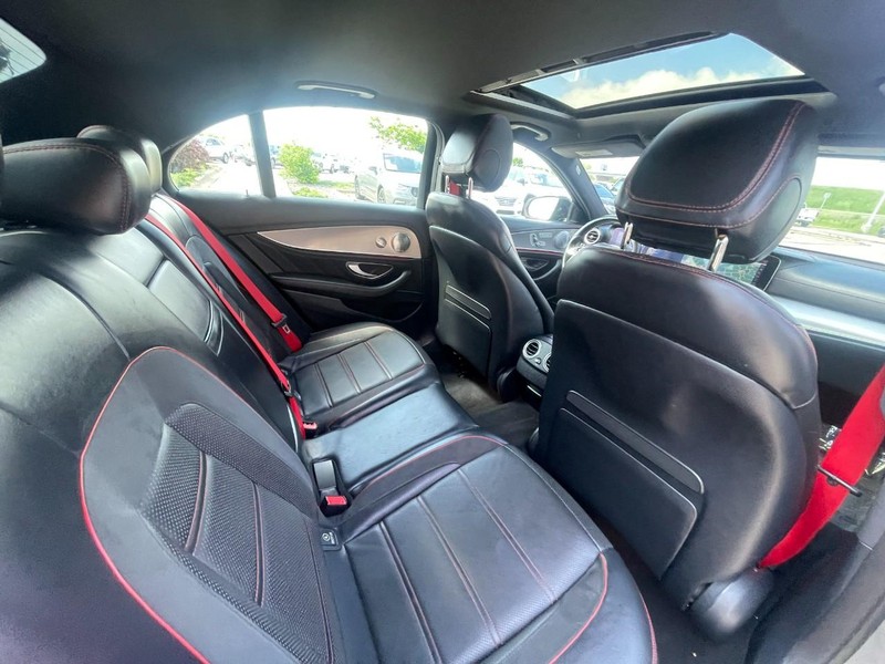 Mercedes-Benz E-Class Vehicle Image 16