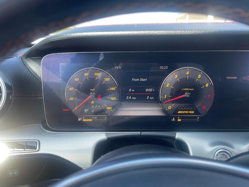 Mercedes-Benz E-Class Vehicle Image 37