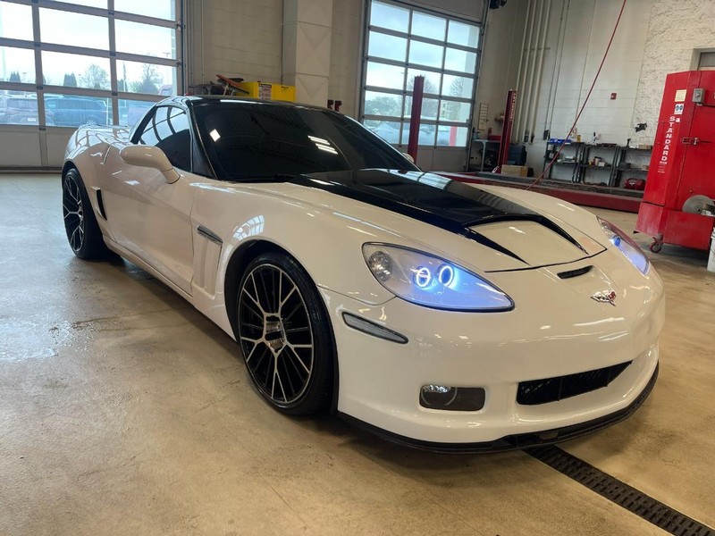 Chevrolet Corvette Vehicle Image 02