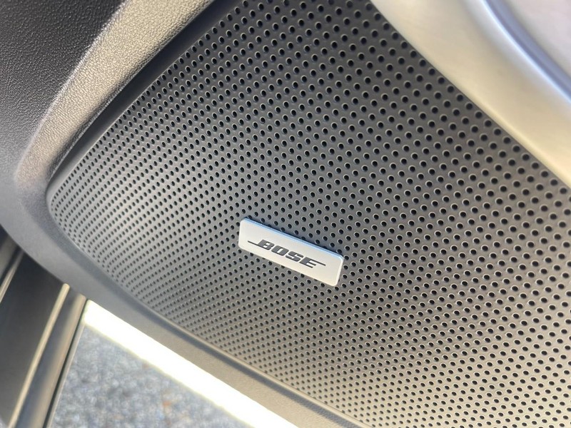 Chevrolet Camaro Vehicle Image 13