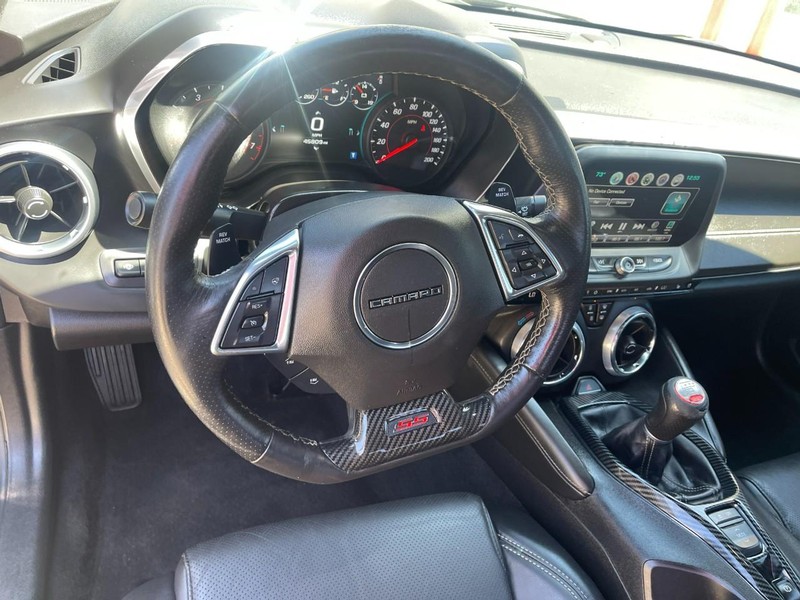 Chevrolet Camaro Vehicle Image 21