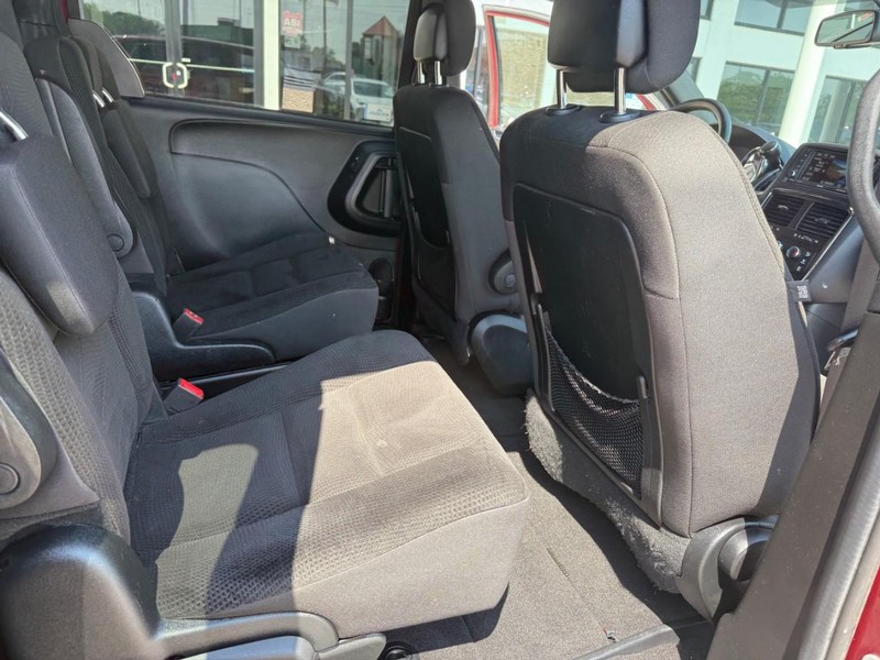 Dodge Grand Caravan Vehicle Image 17