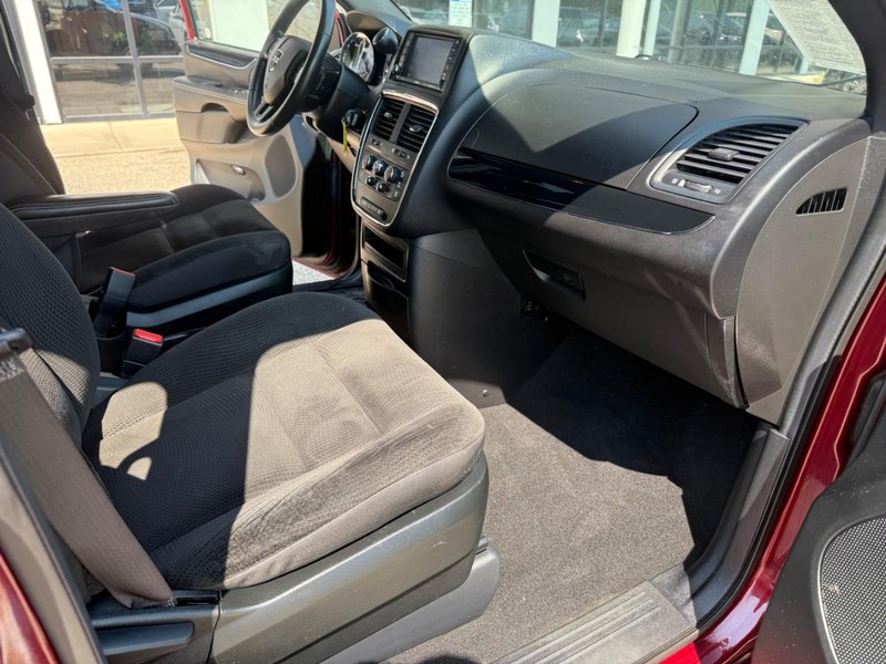Dodge Grand Caravan Vehicle Image 19