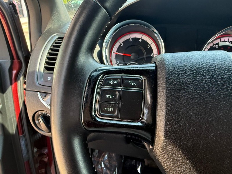 Dodge Grand Caravan Vehicle Image 21