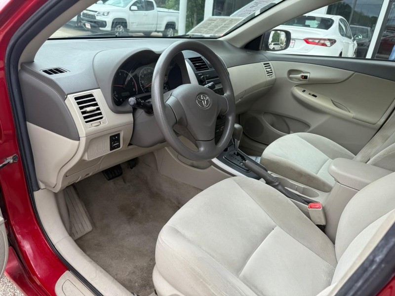 Toyota Corolla Vehicle Image 10