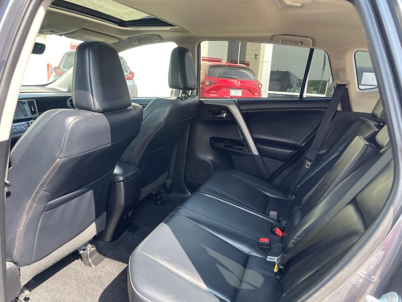 Toyota RAV4 Vehicle Image 17