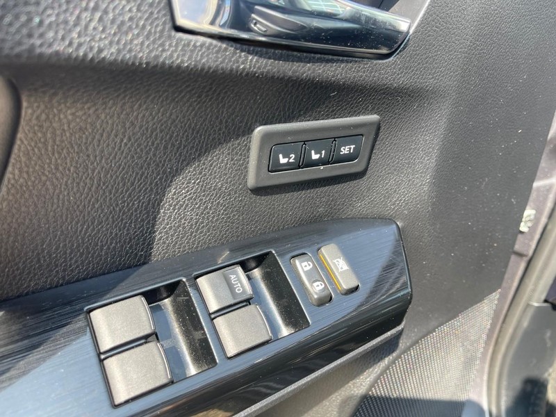 Toyota RAV4 Vehicle Image 22