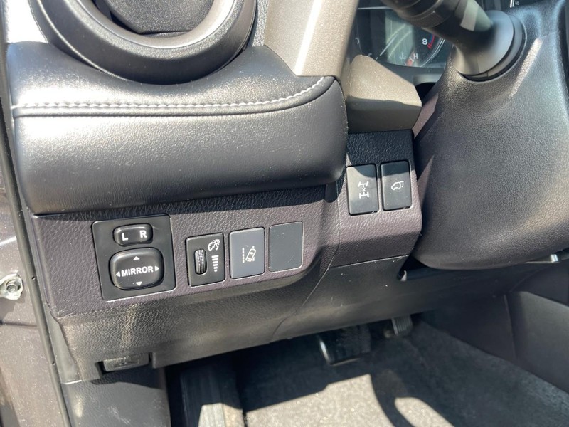 Toyota RAV4 Vehicle Image 23