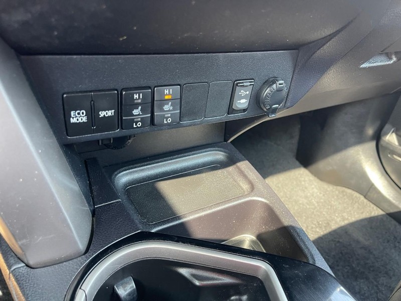 Toyota RAV4 Vehicle Image 25