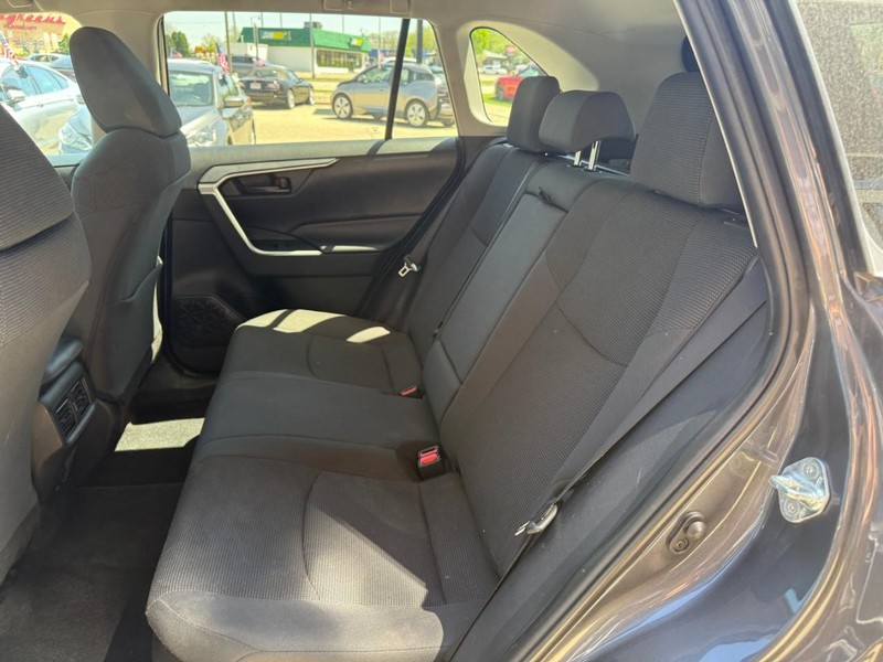 Toyota RAV4 Hybrid Vehicle Image 11
