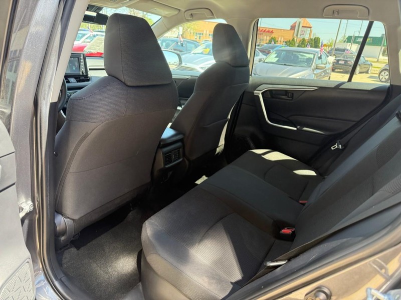 Toyota RAV4 Hybrid Vehicle Image 12