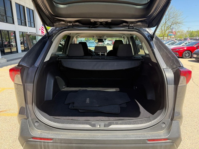 Toyota RAV4 Hybrid Vehicle Image 13