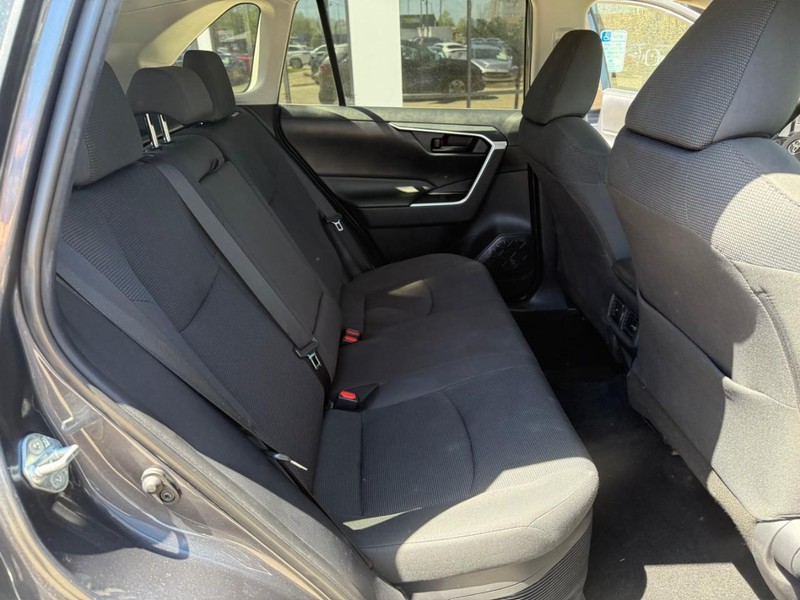 Toyota RAV4 Hybrid Vehicle Image 14