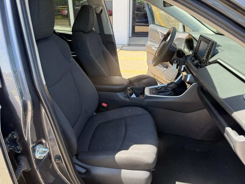 Toyota RAV4 Hybrid Vehicle Image 16