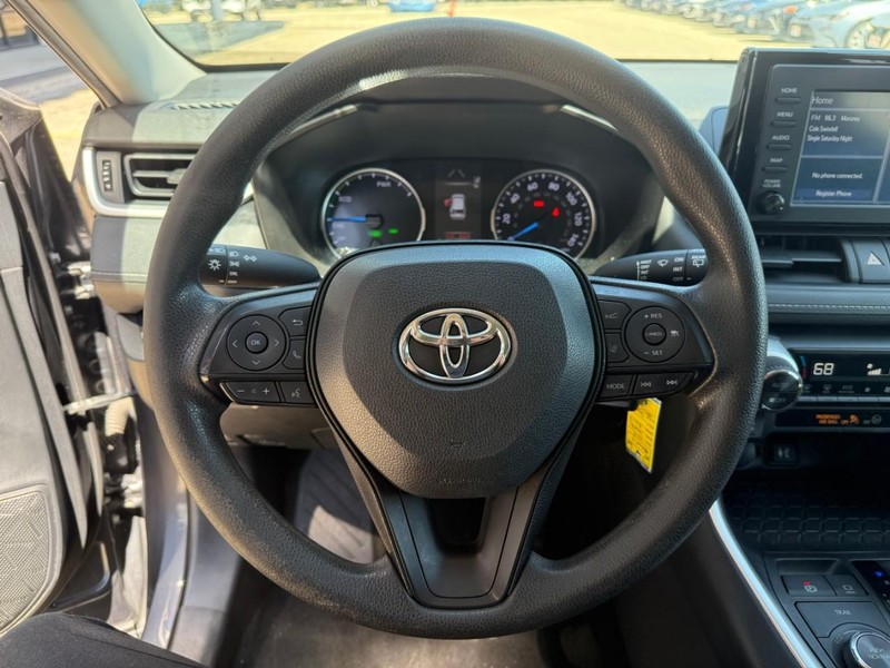 Toyota RAV4 Hybrid Vehicle Image 18