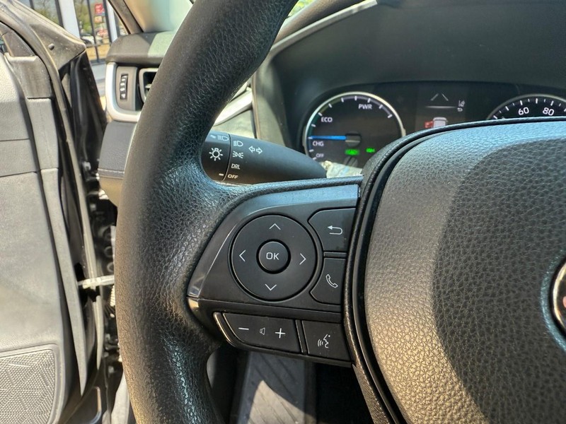 Toyota RAV4 Hybrid Vehicle Image 19