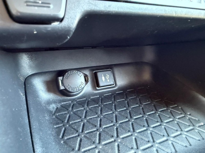Toyota RAV4 Hybrid Vehicle Image 25