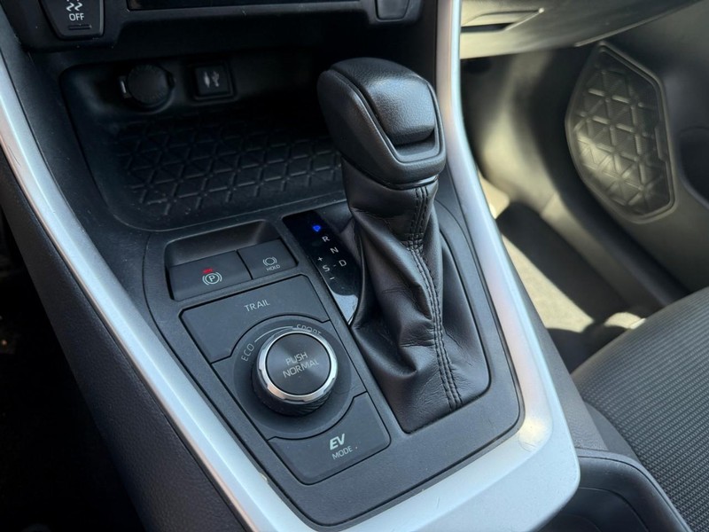 Toyota RAV4 Hybrid Vehicle Image 26
