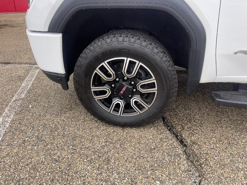 GMC Sierra 2500HD Vehicle Image 07