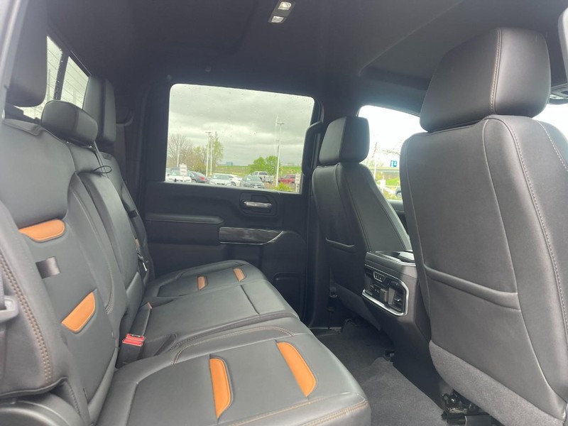 GMC Sierra 2500HD Vehicle Image 15