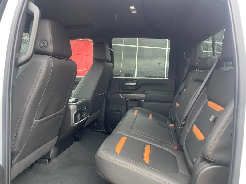 GMC Sierra 2500HD Vehicle Image 18
