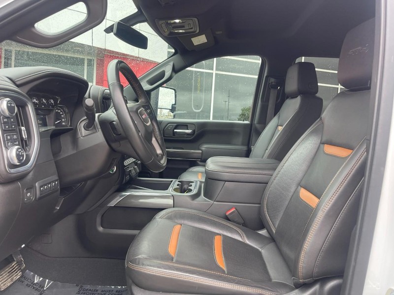 GMC Sierra 2500HD Vehicle Image 20