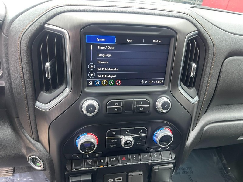 GMC Sierra 2500HD Vehicle Image 33