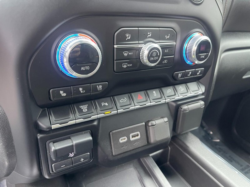 GMC Sierra 2500HD Vehicle Image 36