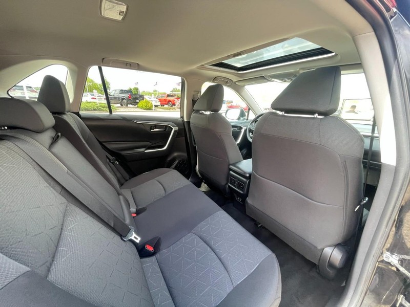 Toyota RAV4 Hybrid Vehicle Image 14