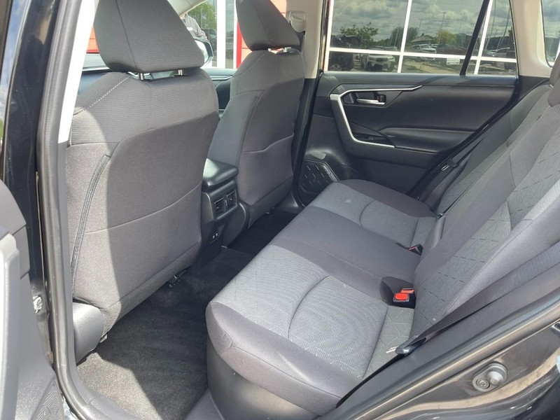 Toyota RAV4 Hybrid Vehicle Image 17