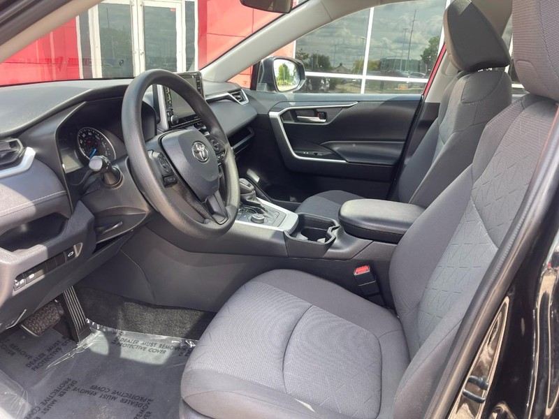 Toyota RAV4 Hybrid Vehicle Image 19