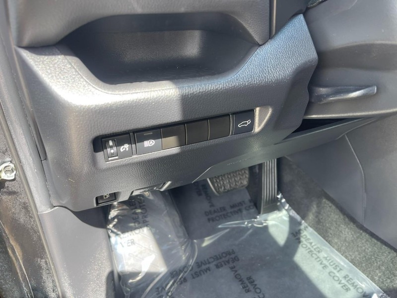 Toyota RAV4 Hybrid Vehicle Image 22