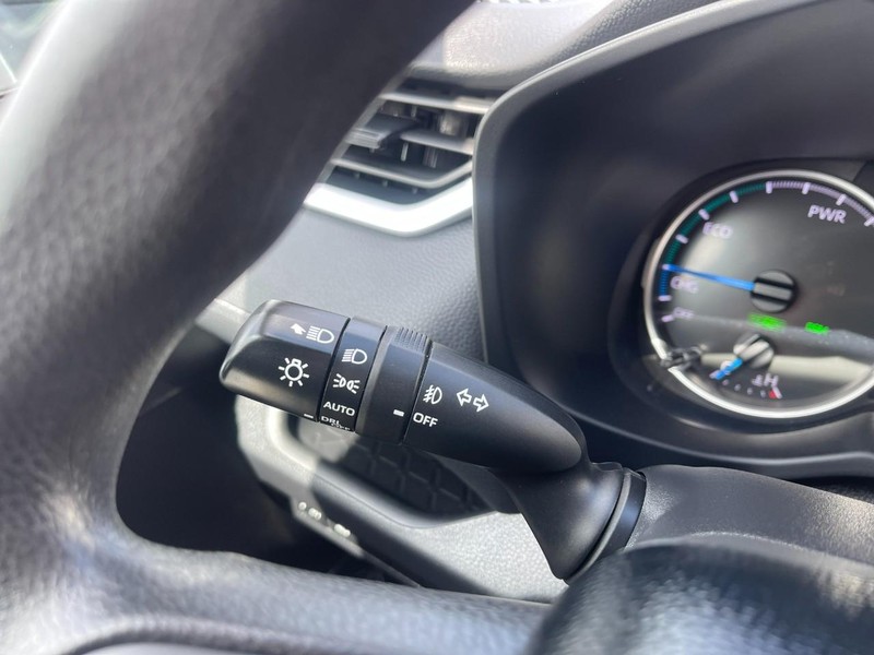 Toyota RAV4 Hybrid Vehicle Image 26
