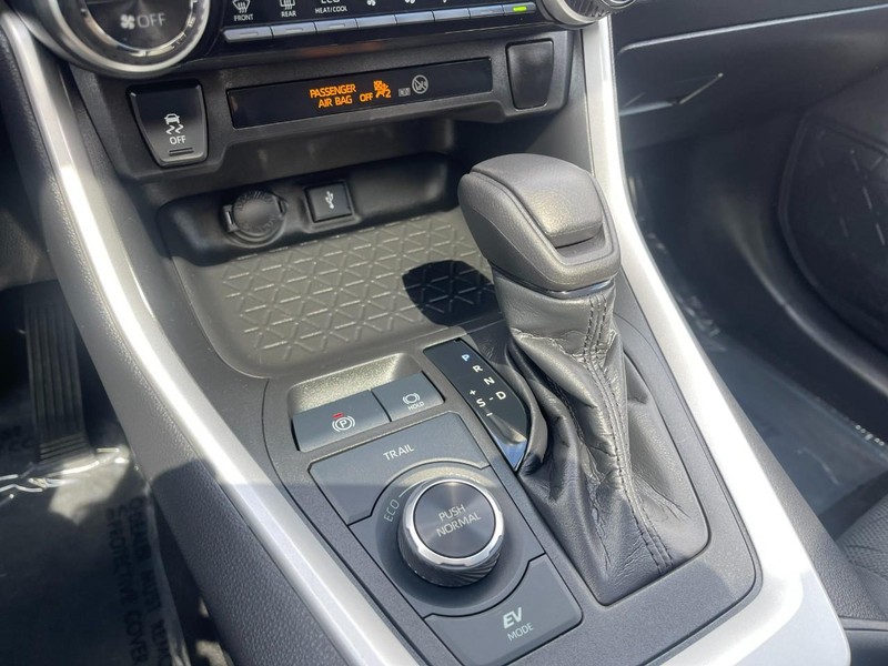 Toyota RAV4 Hybrid Vehicle Image 29