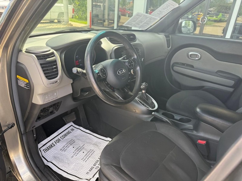 Kia Soul Vehicle Image 10