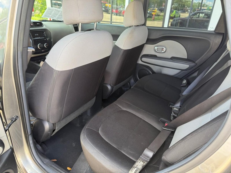 Kia Soul Vehicle Image 12