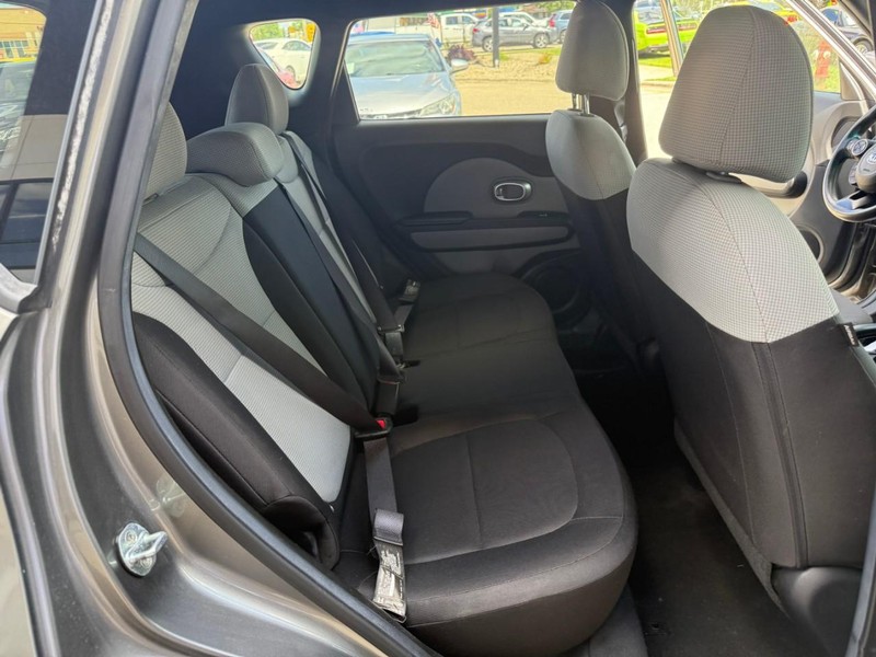 Kia Soul Vehicle Image 14