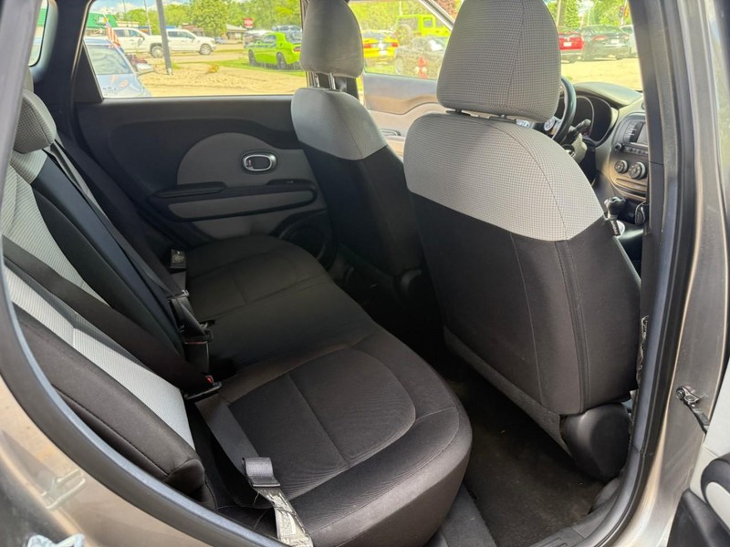 Kia Soul Vehicle Image 15