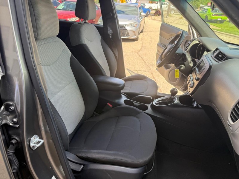 Kia Soul Vehicle Image 16