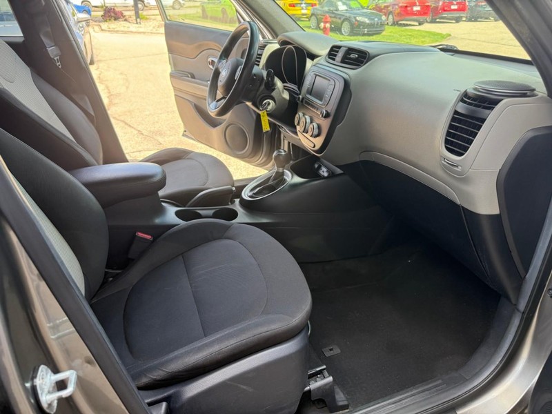 Kia Soul Vehicle Image 17