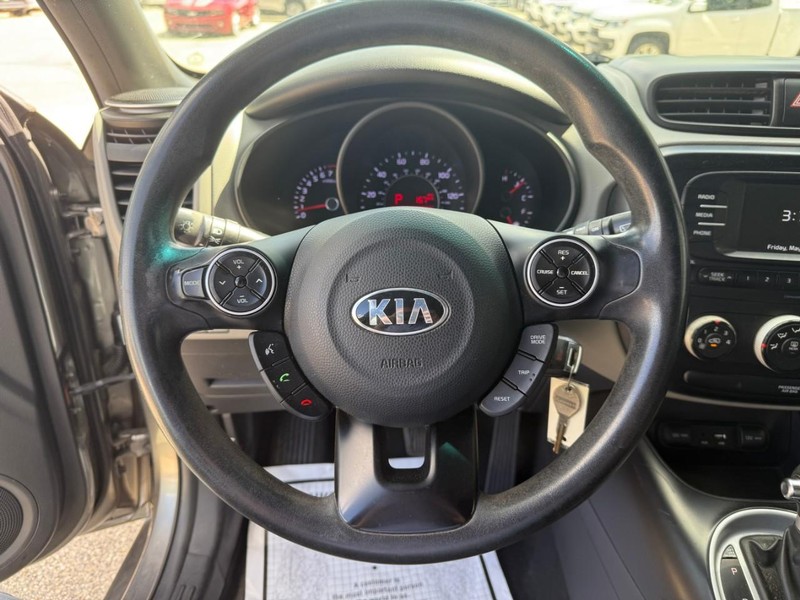 Kia Soul Vehicle Image 19