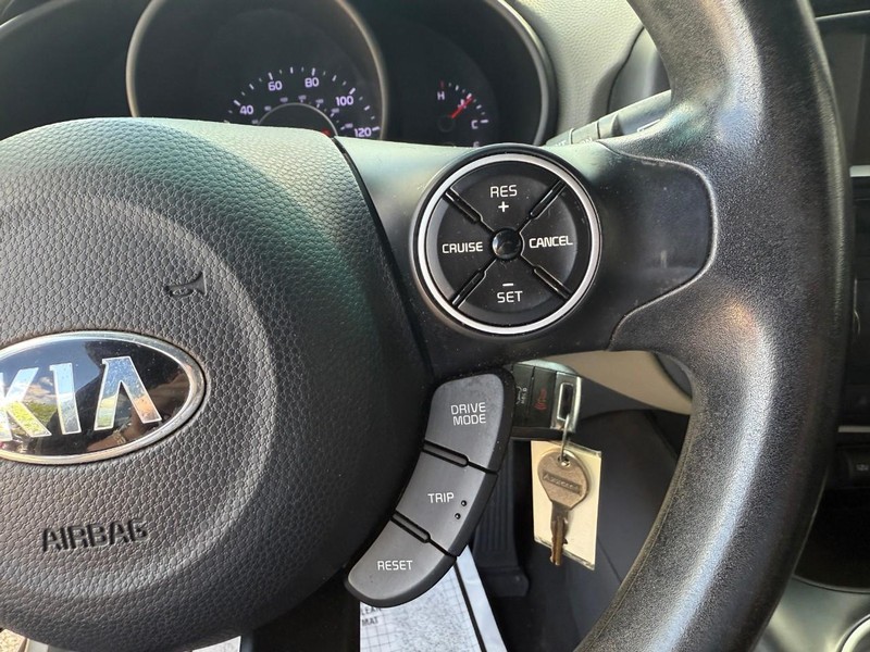 Kia Soul Vehicle Image 21